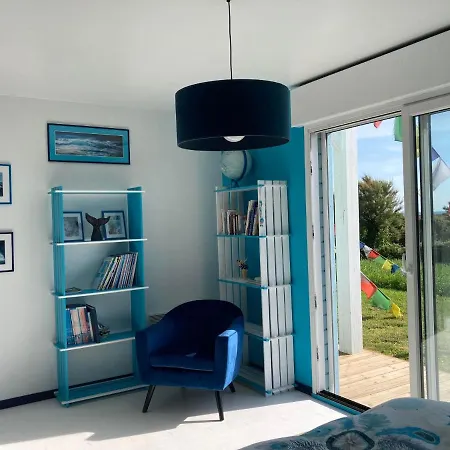 Homestay La Maison Bleue-sciotot-les Pieux