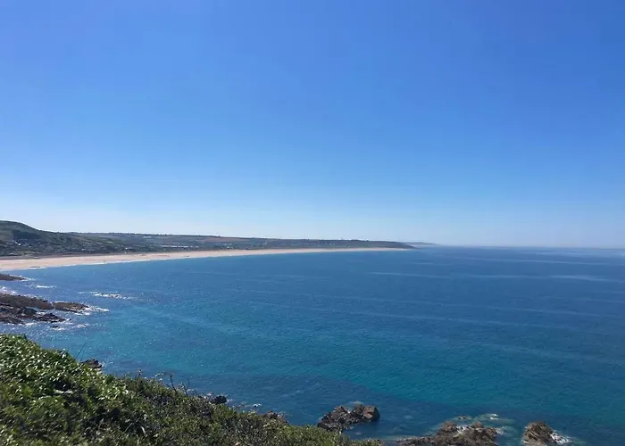 Homestay La Maison Bleue-sciotot-les Pieux